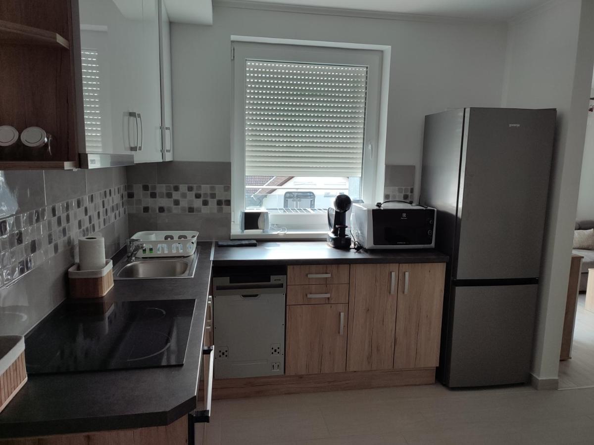Devai-Lux Apartman Sarvar Ngoại thất bức ảnh