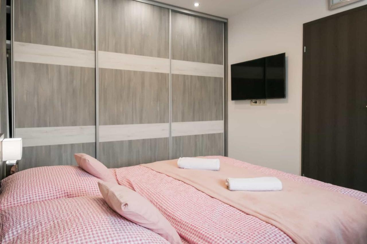Devai-Lux Apartman Sarvar Ngoại thất bức ảnh